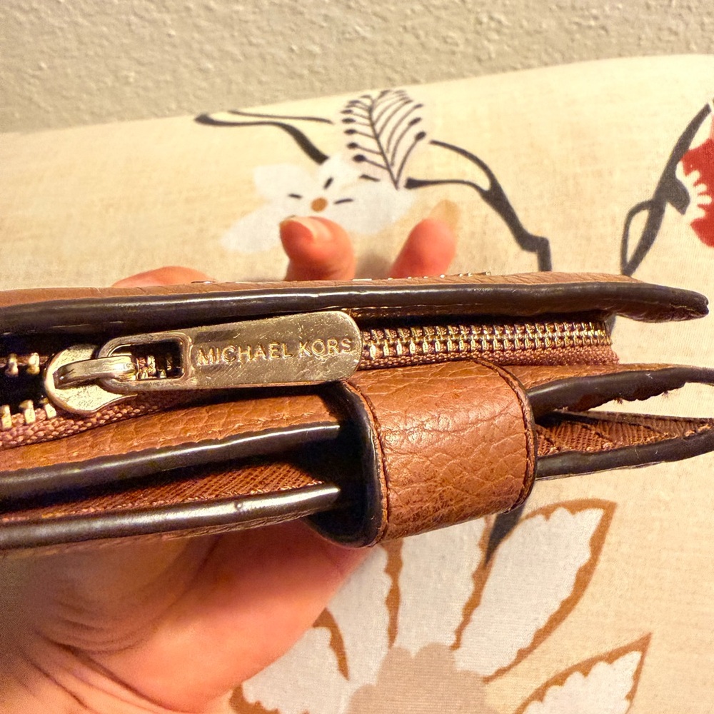 Michael Kors Brown Leather Card Holder - Picture 15 of 16